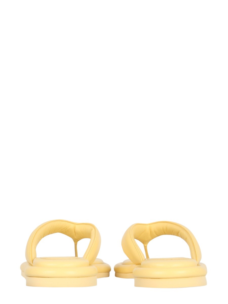 GIA 5 PUFFY FLAT SANDALS | Basement 88