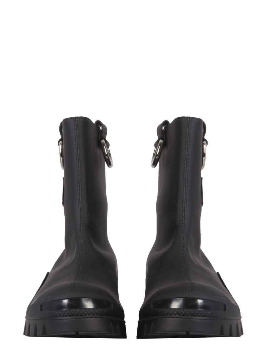 RAIN BOOTS