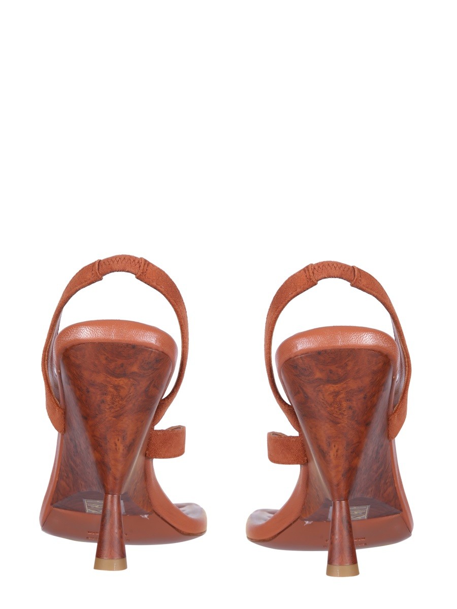 ROSIE 12 FOOTBED | Basement 88