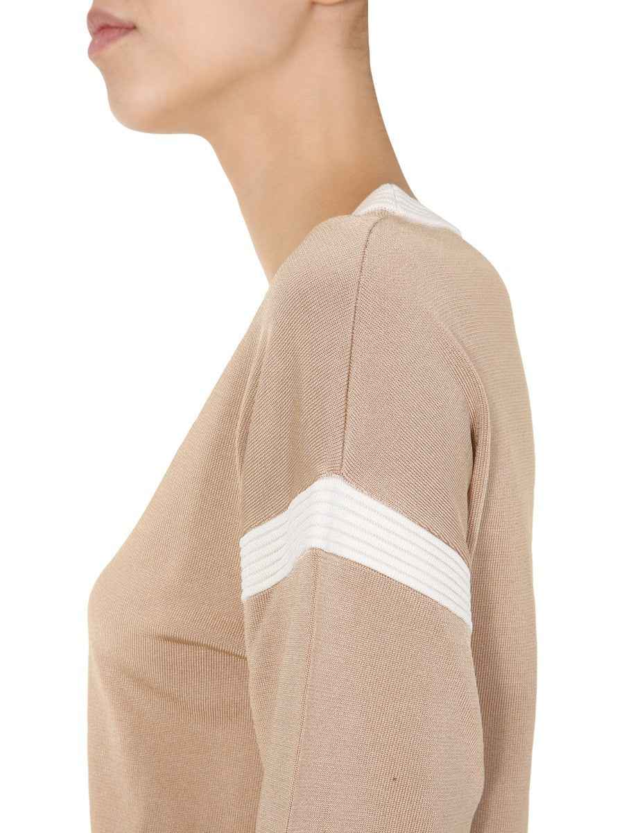 ROUND NECK SWEATER