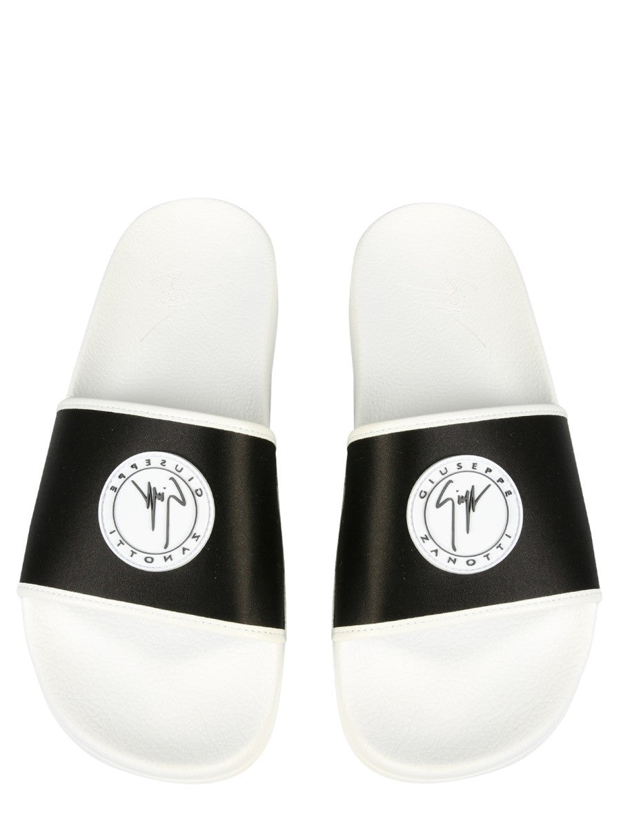 RUBBER SLIDE SANDALS | Basement 88