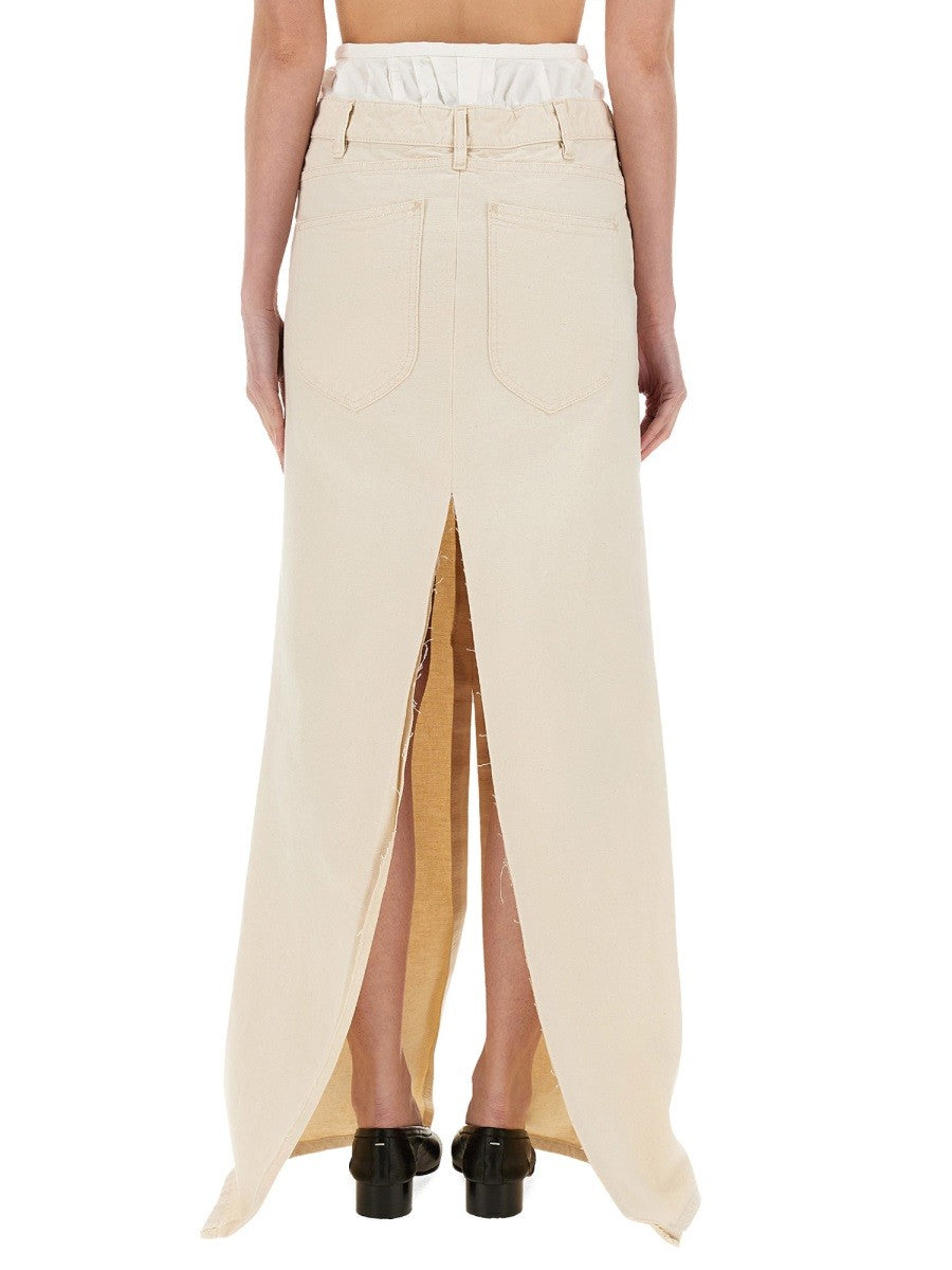 ANONYMITY OF THE LINING SKIRT