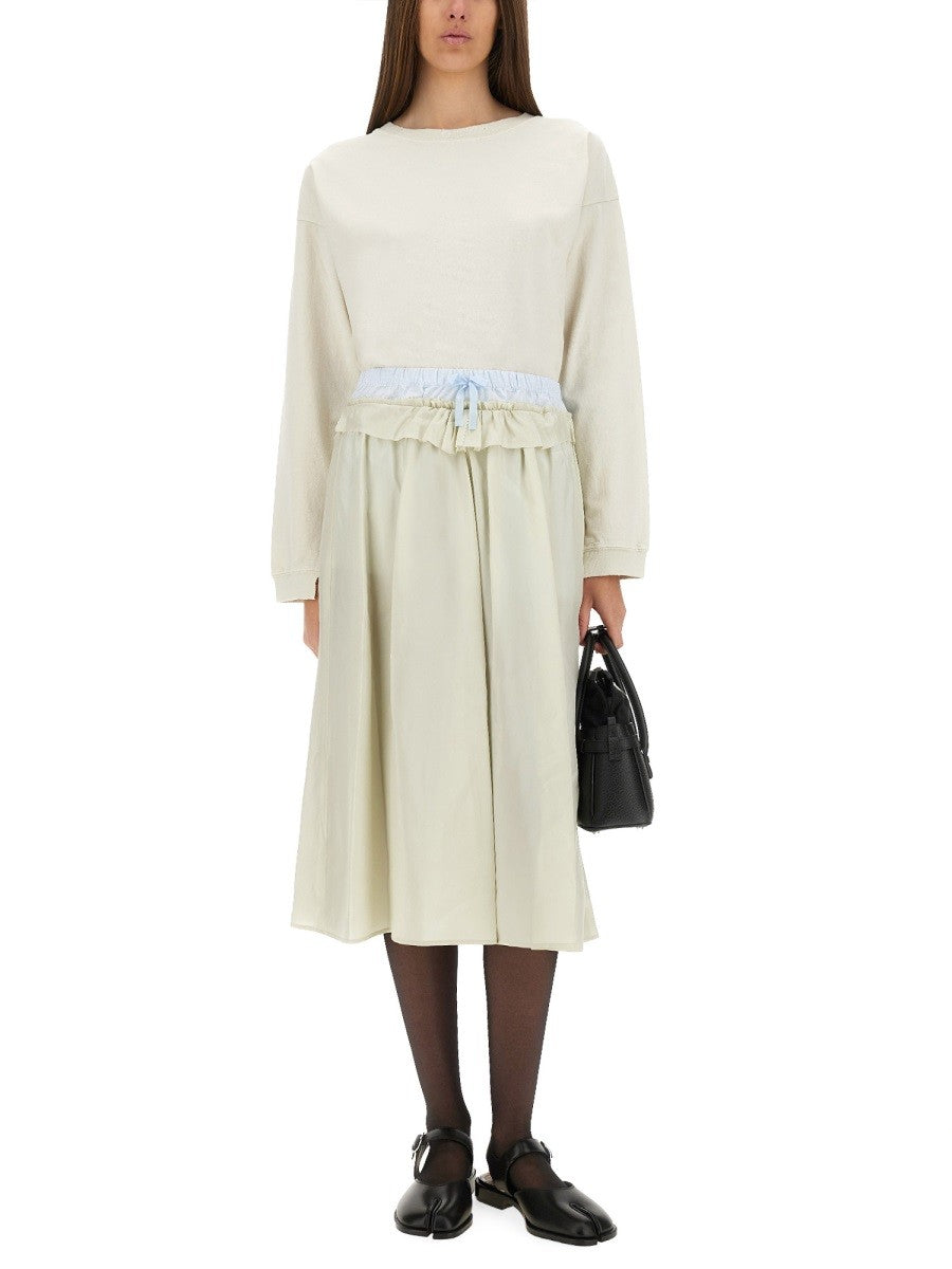 ANONYMITY OF THE LINING SKIRT