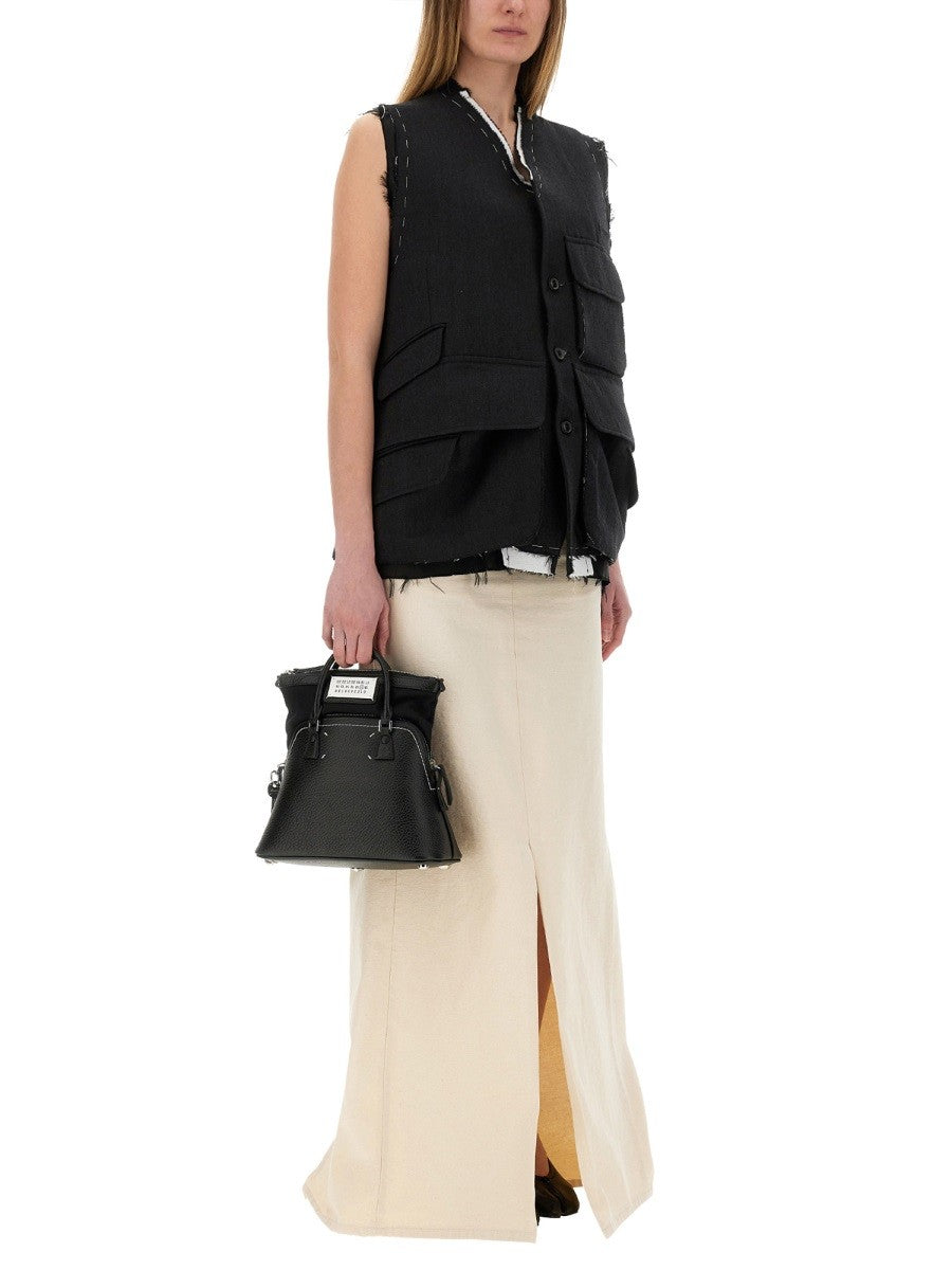 ANONYMITY OF THE LINING SKIRT