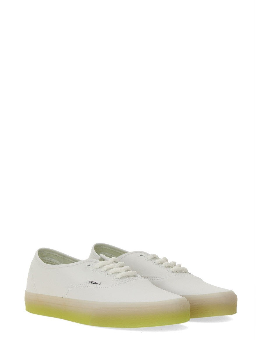 AUTHENTIC SNEAKER
