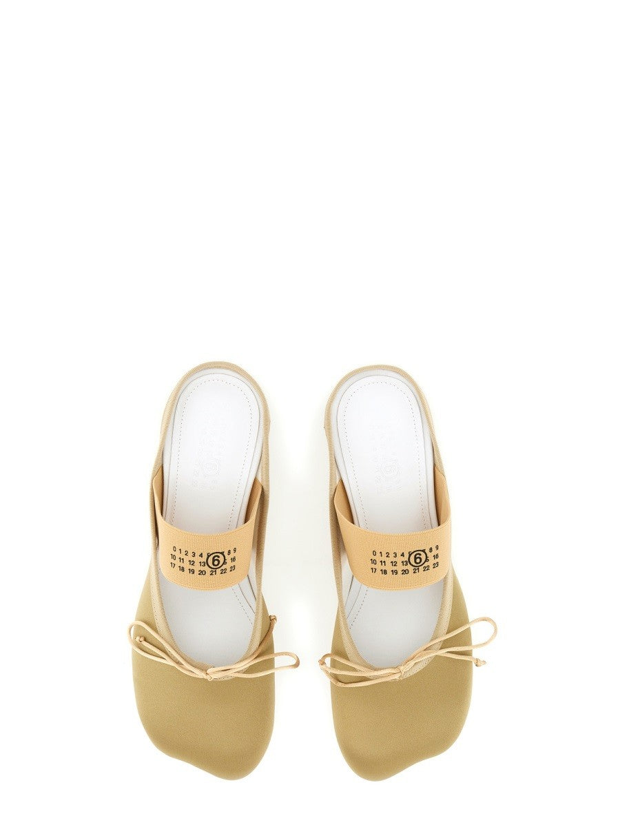 BALLERINA WITH LOGO