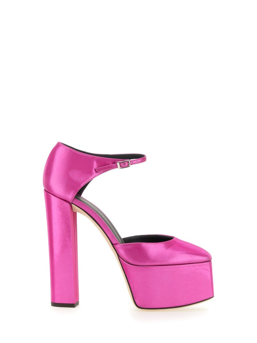 BEBE SANDAL.