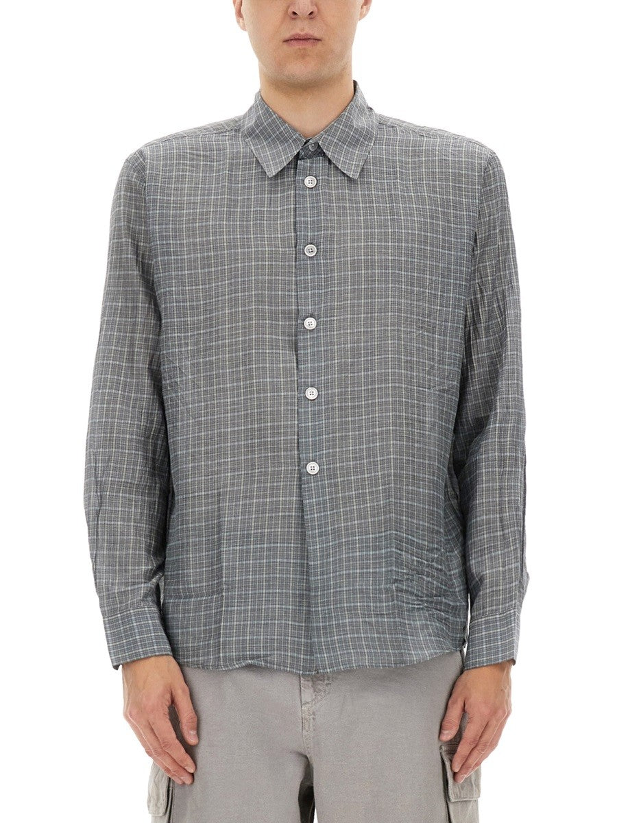 AU-DELÀ DE LA CHEMISE