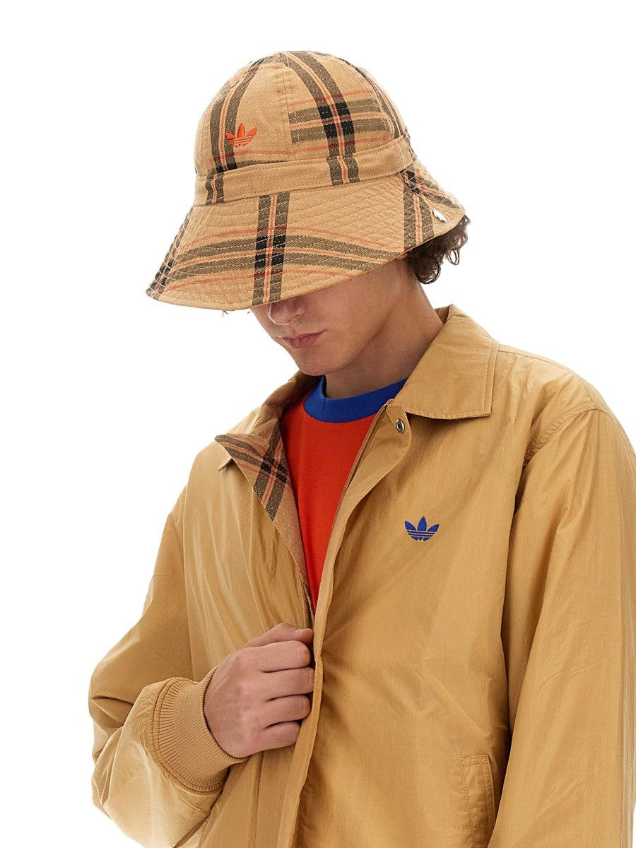 CHAPEAU BUCKET