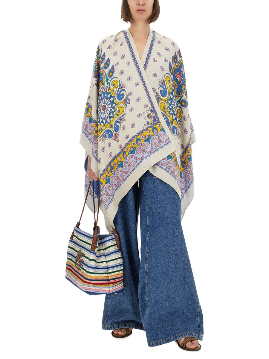 CAPE WITH DAISIES