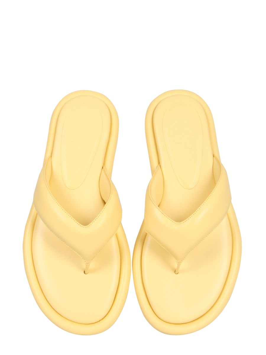 GIA 5 PUFFY FLAT SANDALS | Basement 88