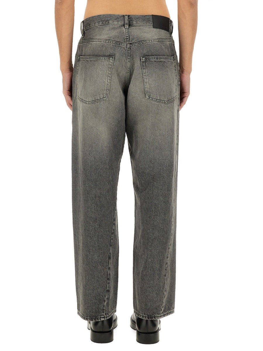 JEANS IN DENIM