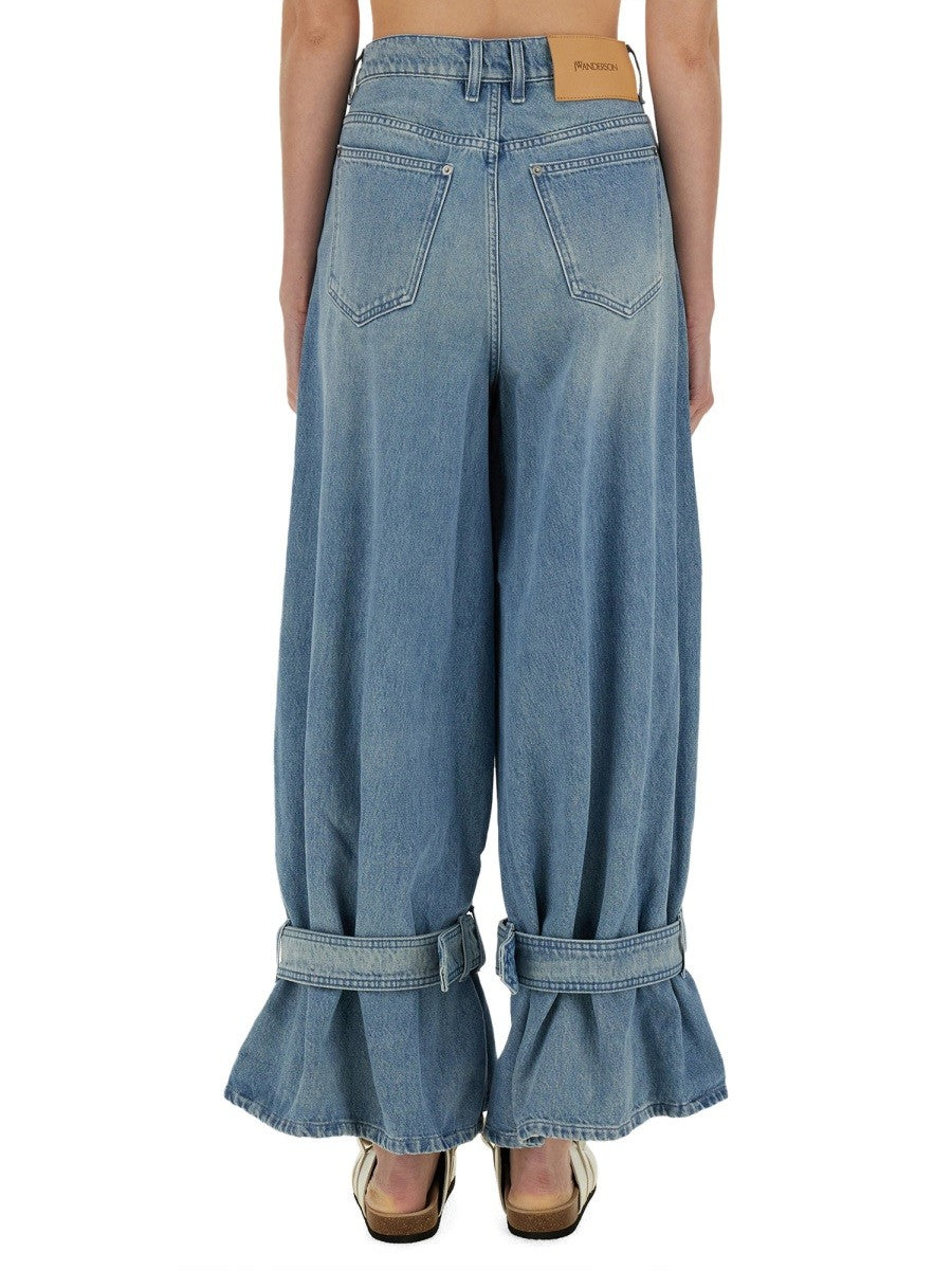 JEANS WITH BUCKLE