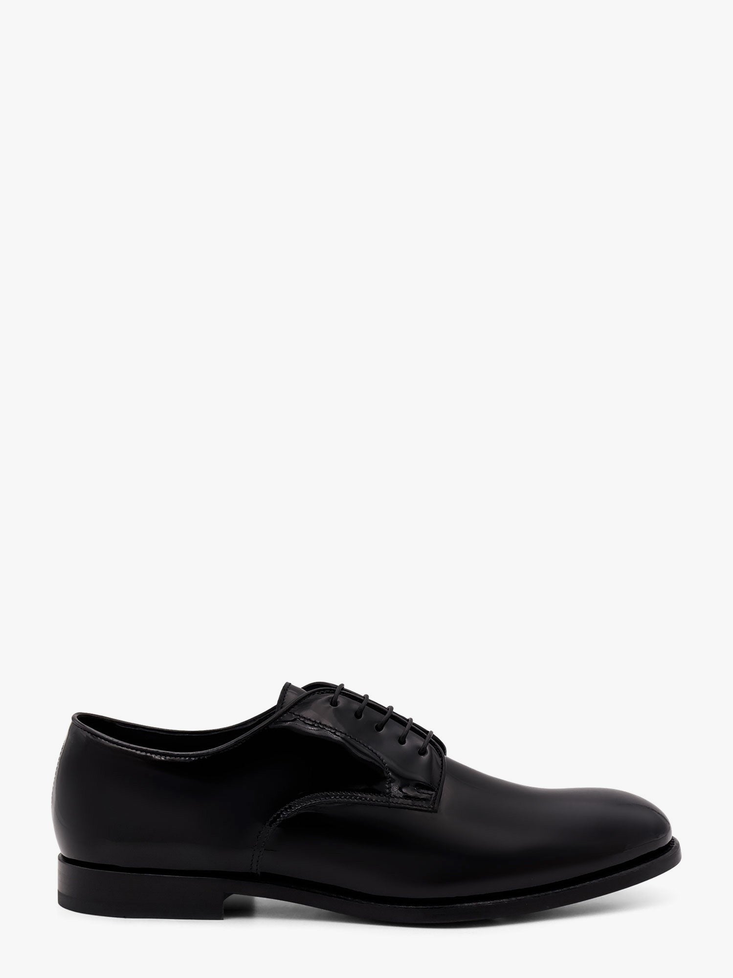Lace-up patent leather shoe