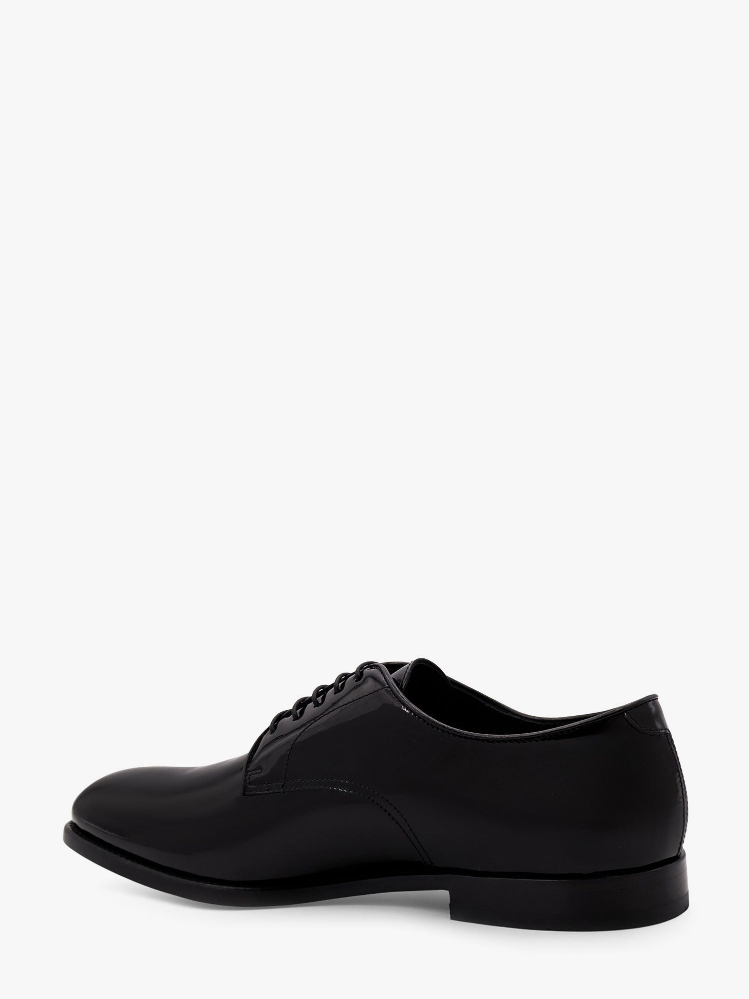 Lace-up patent leather shoe