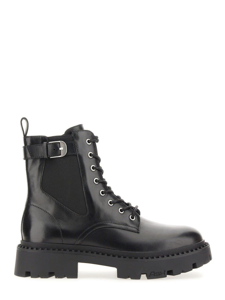 AMPHIBIEN EN CUIR