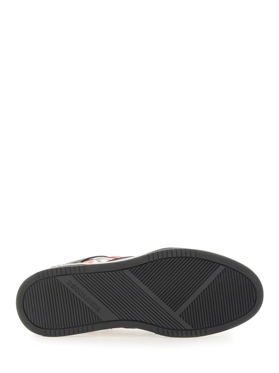 BASKETS EN CUIR