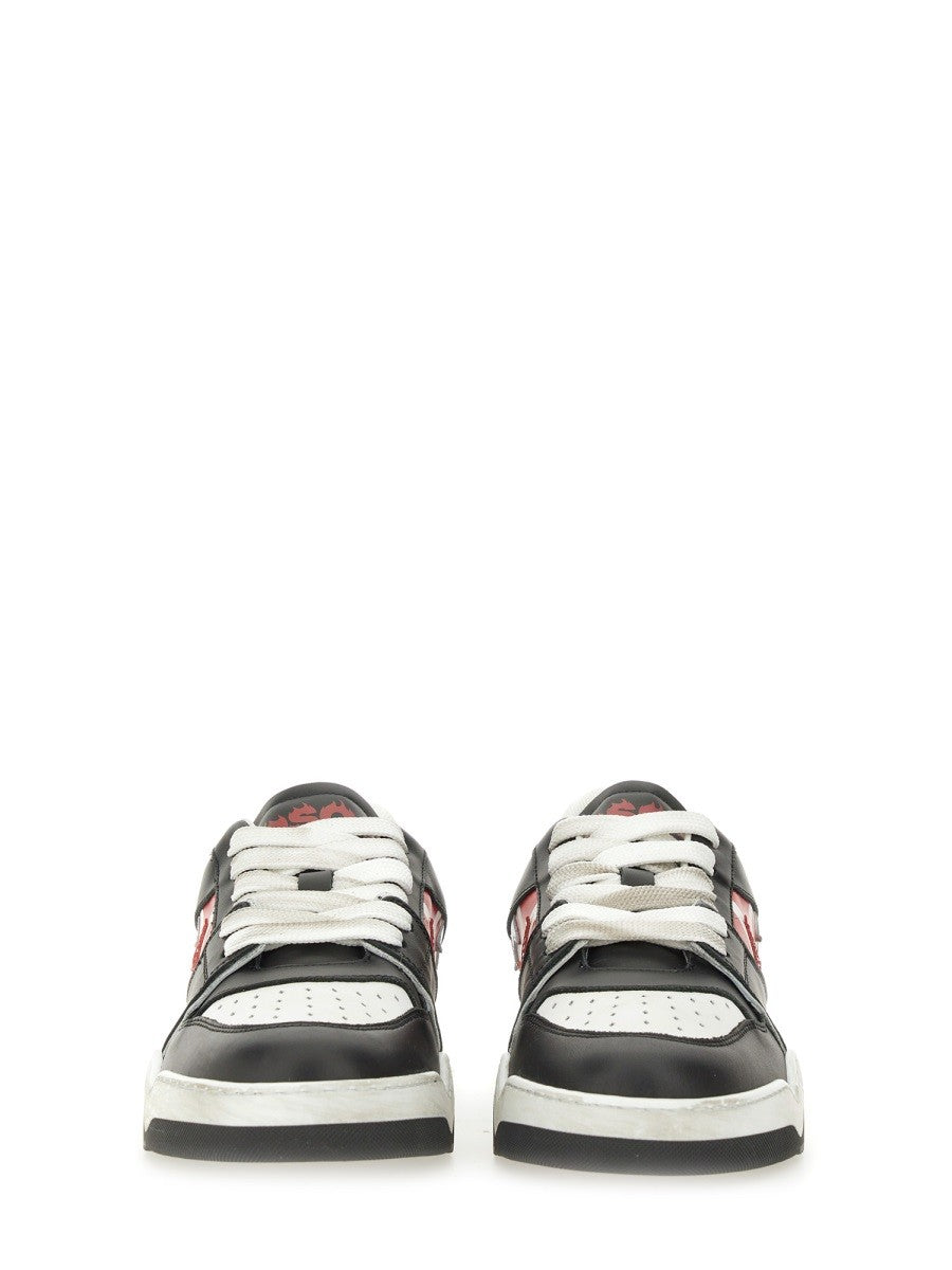 BASKETS EN CUIR