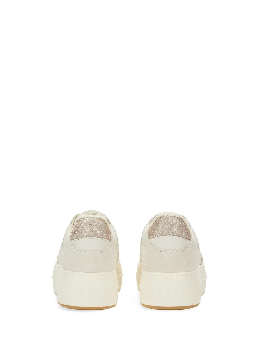 BASKETS EN CUIR