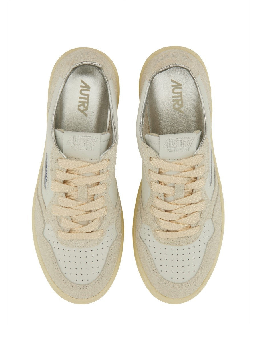 MEDALIST LOW SNEAKER