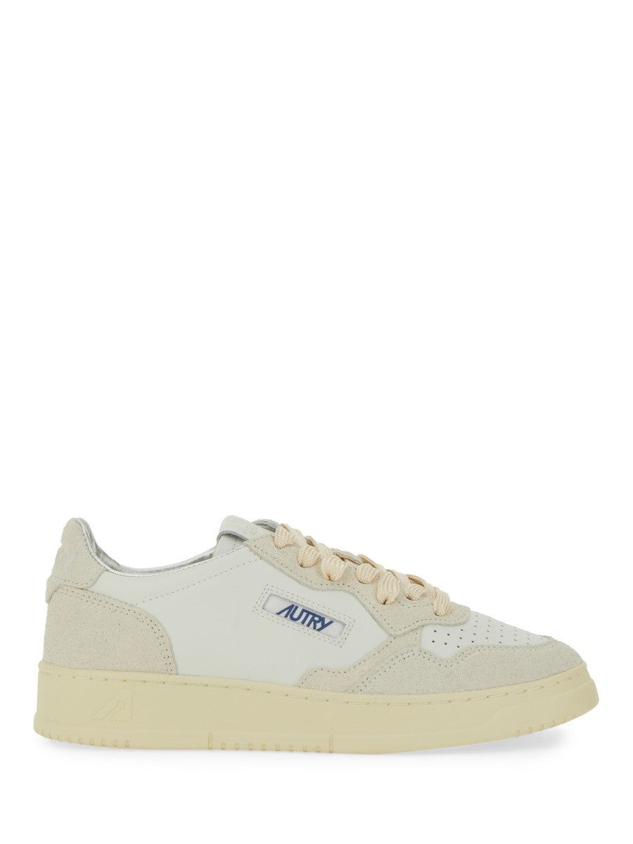MEDALIST LOW SNEAKER