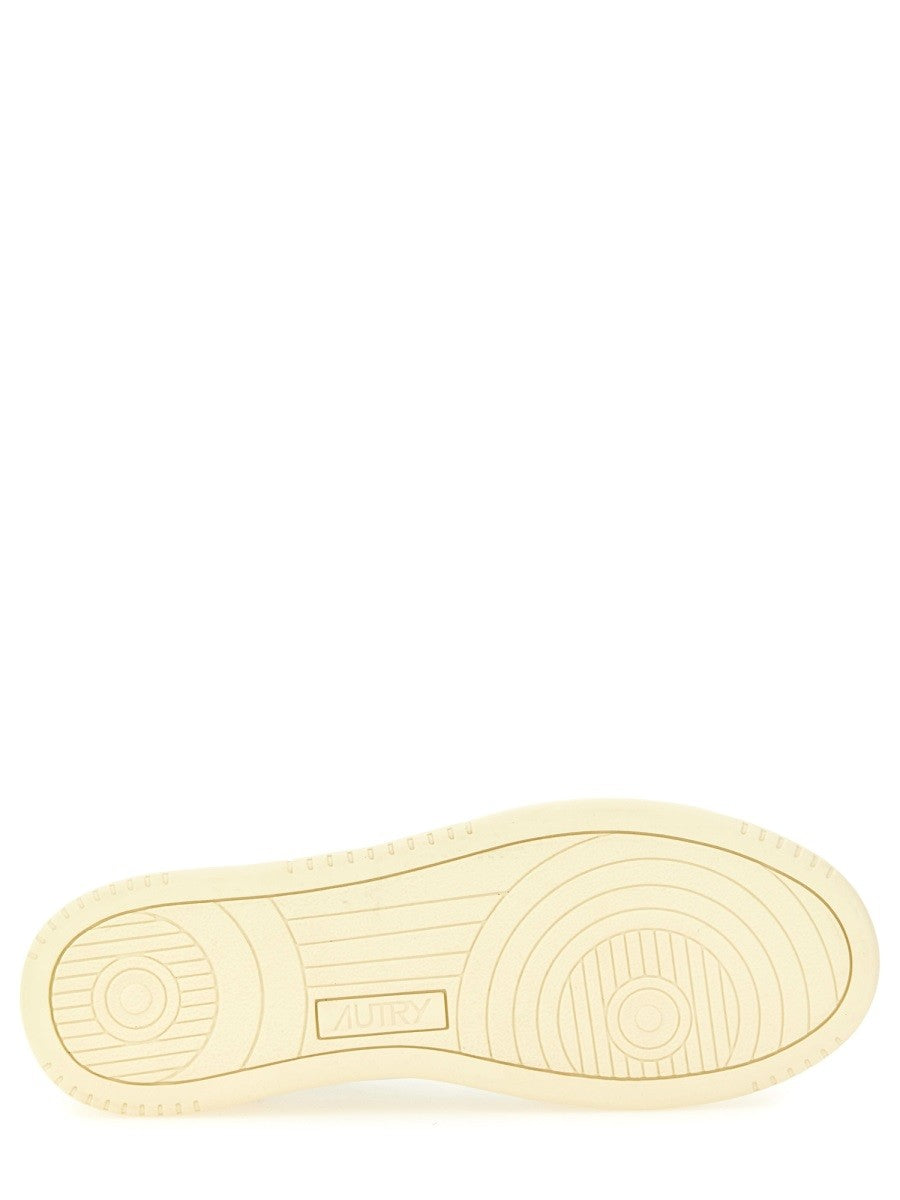 BASKET BASSE MÉDAILLÉE