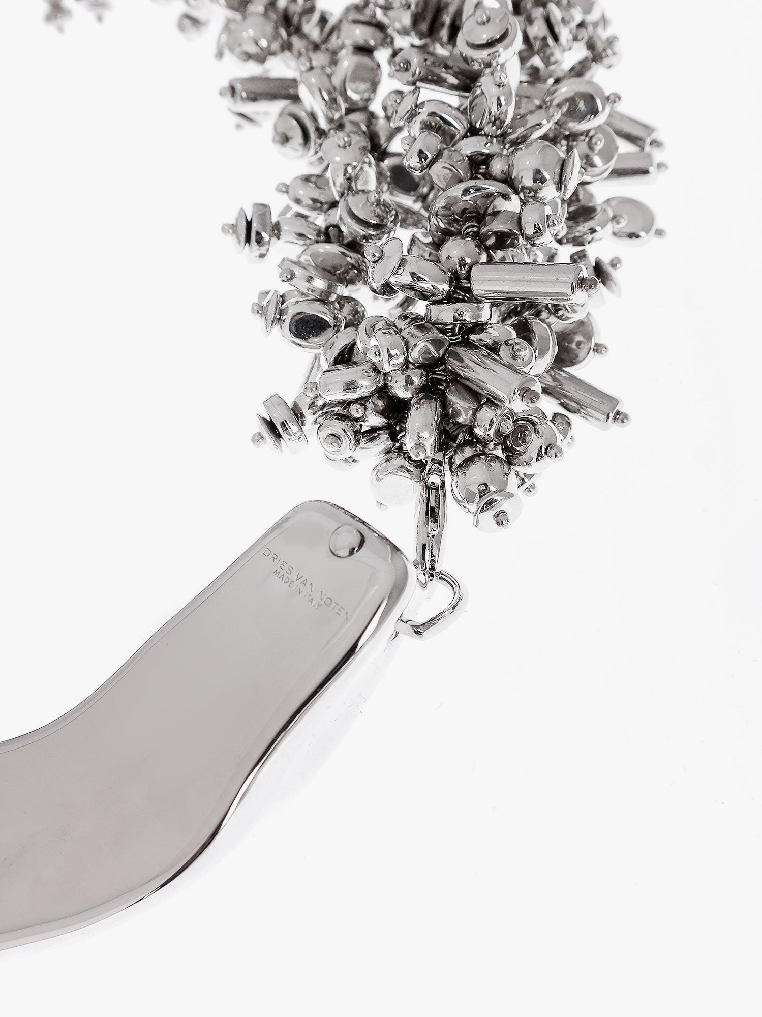 Metal necklace