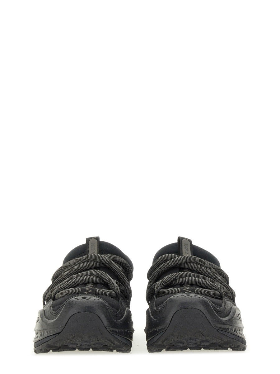 NOW FIRST SNEAKER