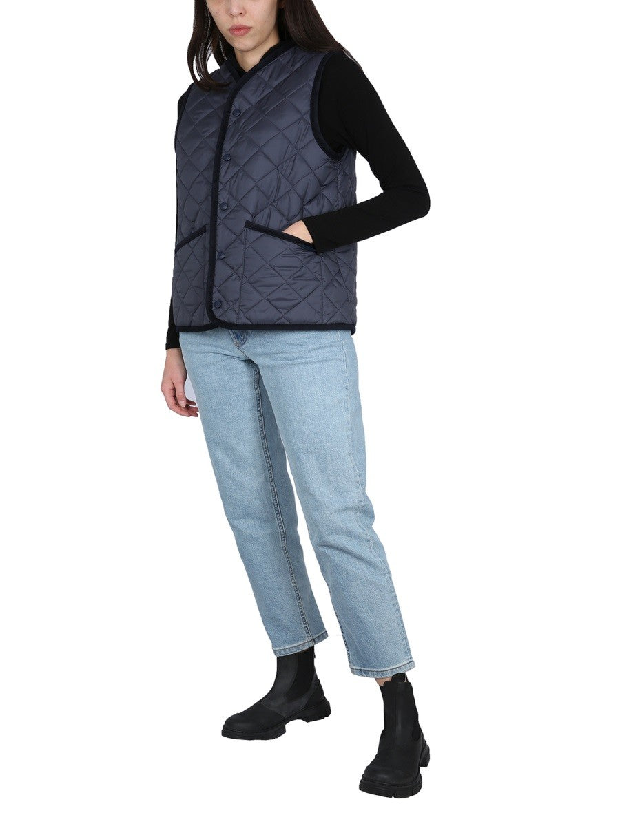 GILET EN NYLON.