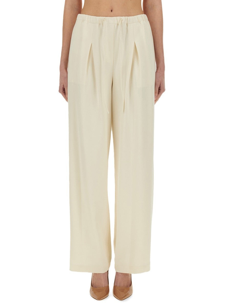 PANTS WITH PLEAT