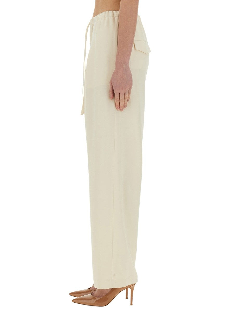 PANTS WITH PLEAT