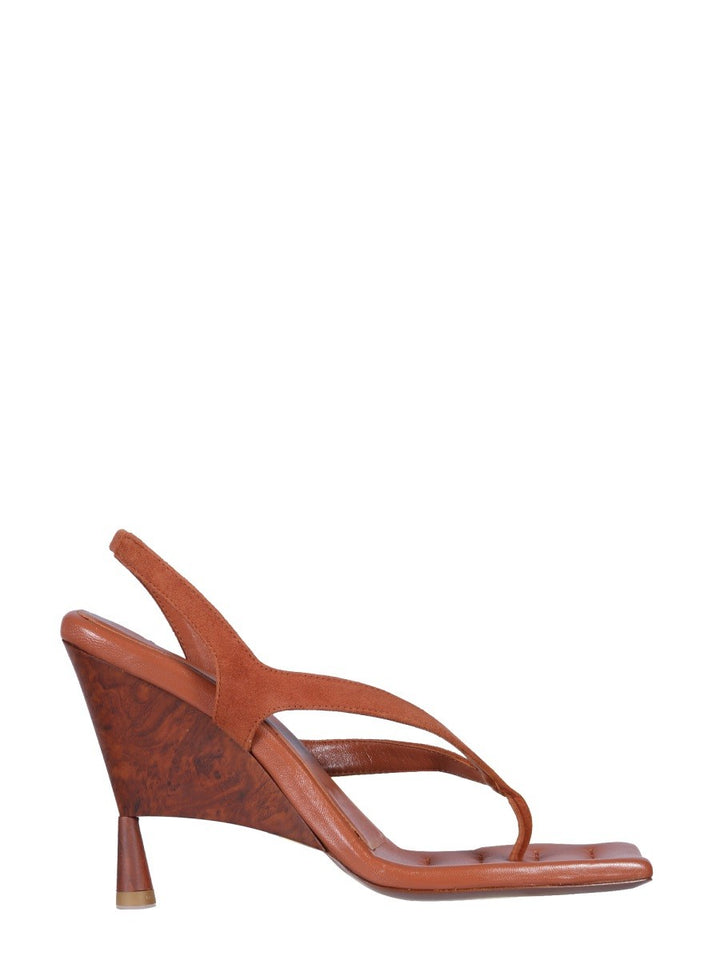 ROSIE 12 FOOTBED | Basement 88