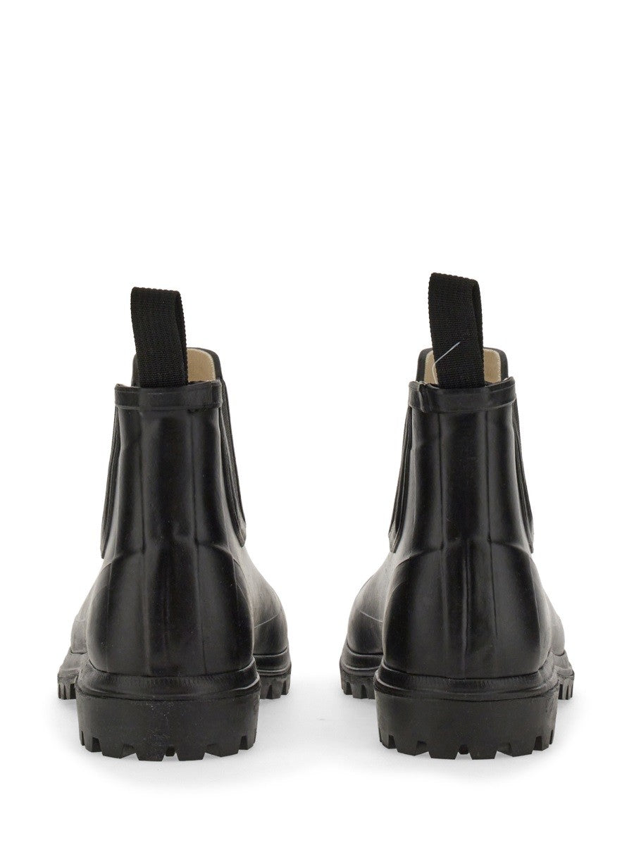 RUBBER BOOT