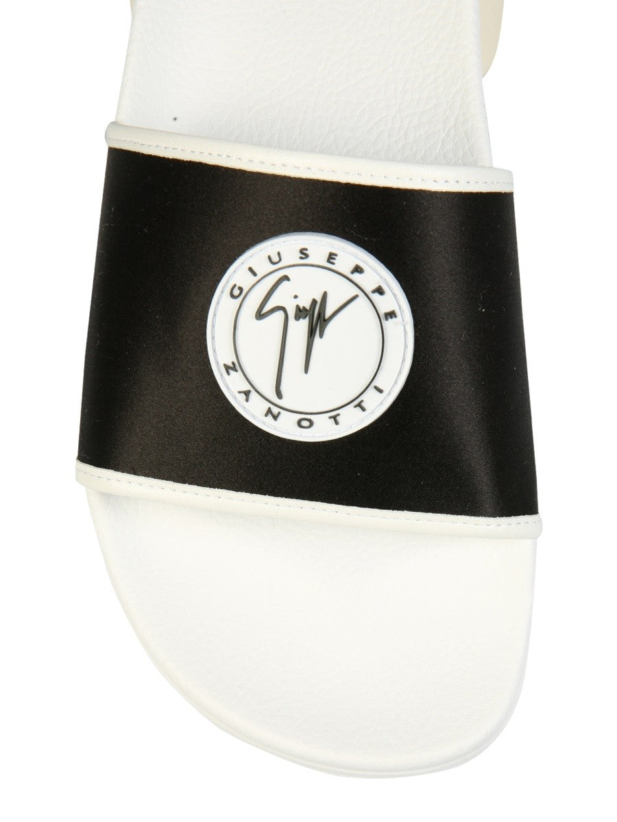 RUBBER SLIDE SANDALS | Basement 88