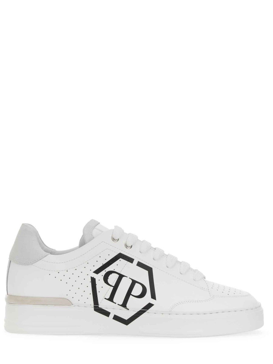 BASKETS AVEC LOGO