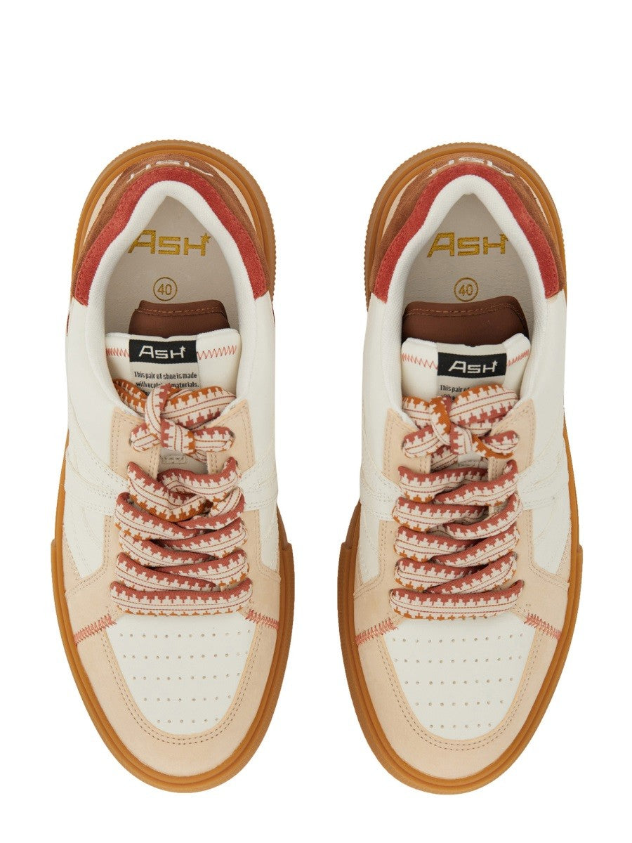 BASKETS AVEC LOGO