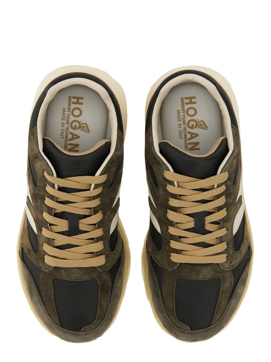 BASKETS AVEC LOGO