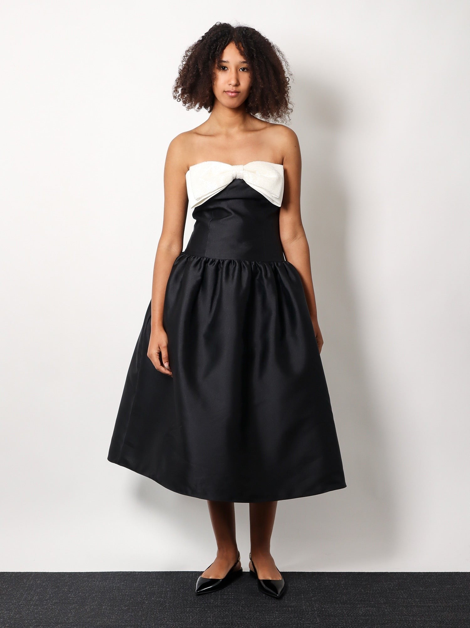 Taffeta Décolleté Dress With Maxi Bow